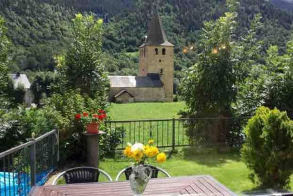 Вілла Casa Con Jardin En Garos By Casas Aranesas J Antes Екстер'єр фото